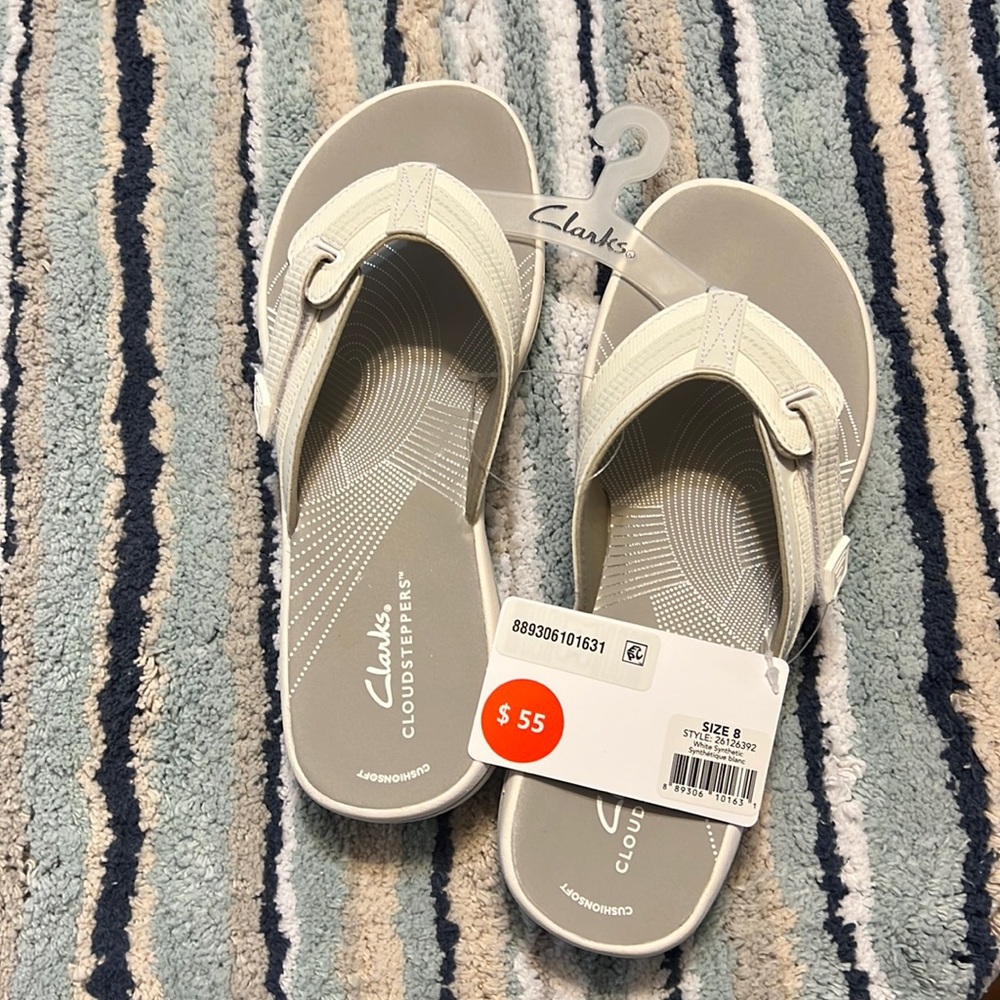 Clarks cloudsteppers flip flops